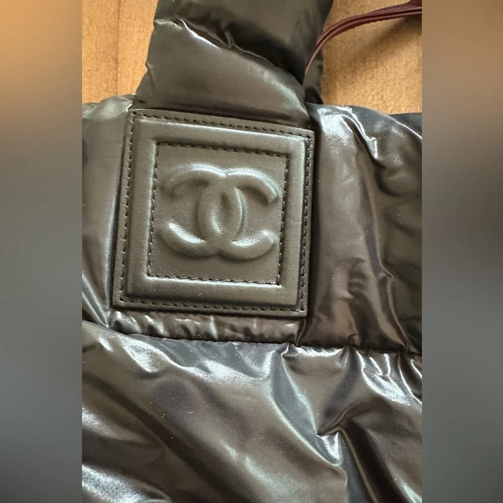 🖤 AUTHENTIC Chanel Nylon Quilted Coco Cocoon Reversible Tote🖤 - Picture 9 of 16